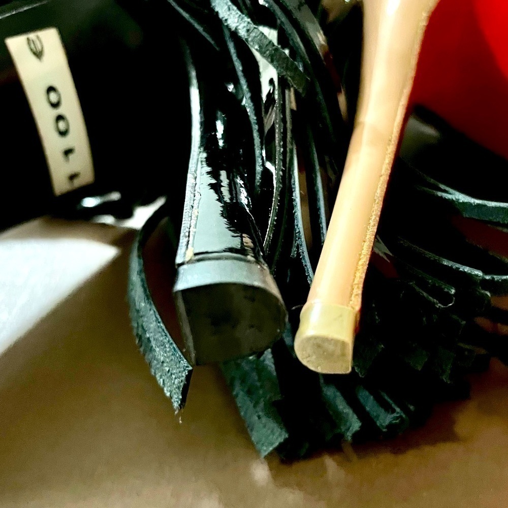 LOUIS Vuitton silk sandals crystal embellishments, patent leather fringe. EU 38 - Picture 12 of 12